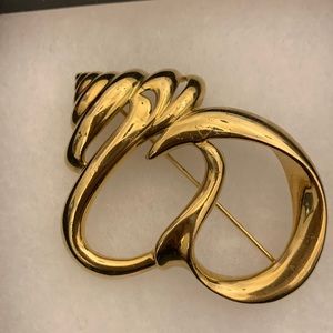 Vintage Piscitelli gold tone brooch